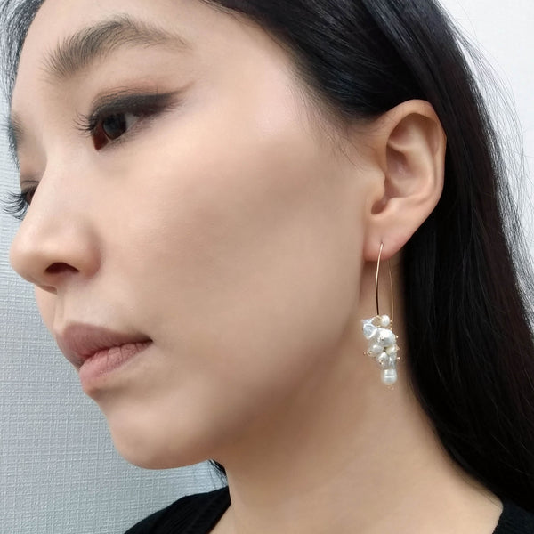 Pearly Cluster Hoop Oval