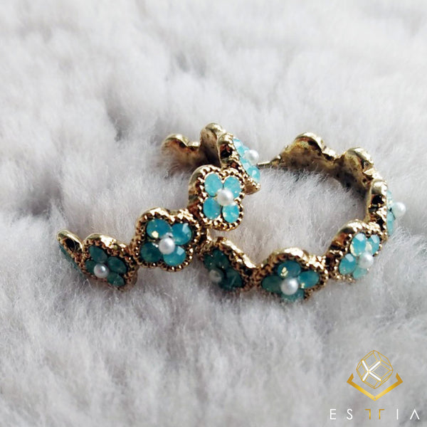 Quatrefoil Huggies